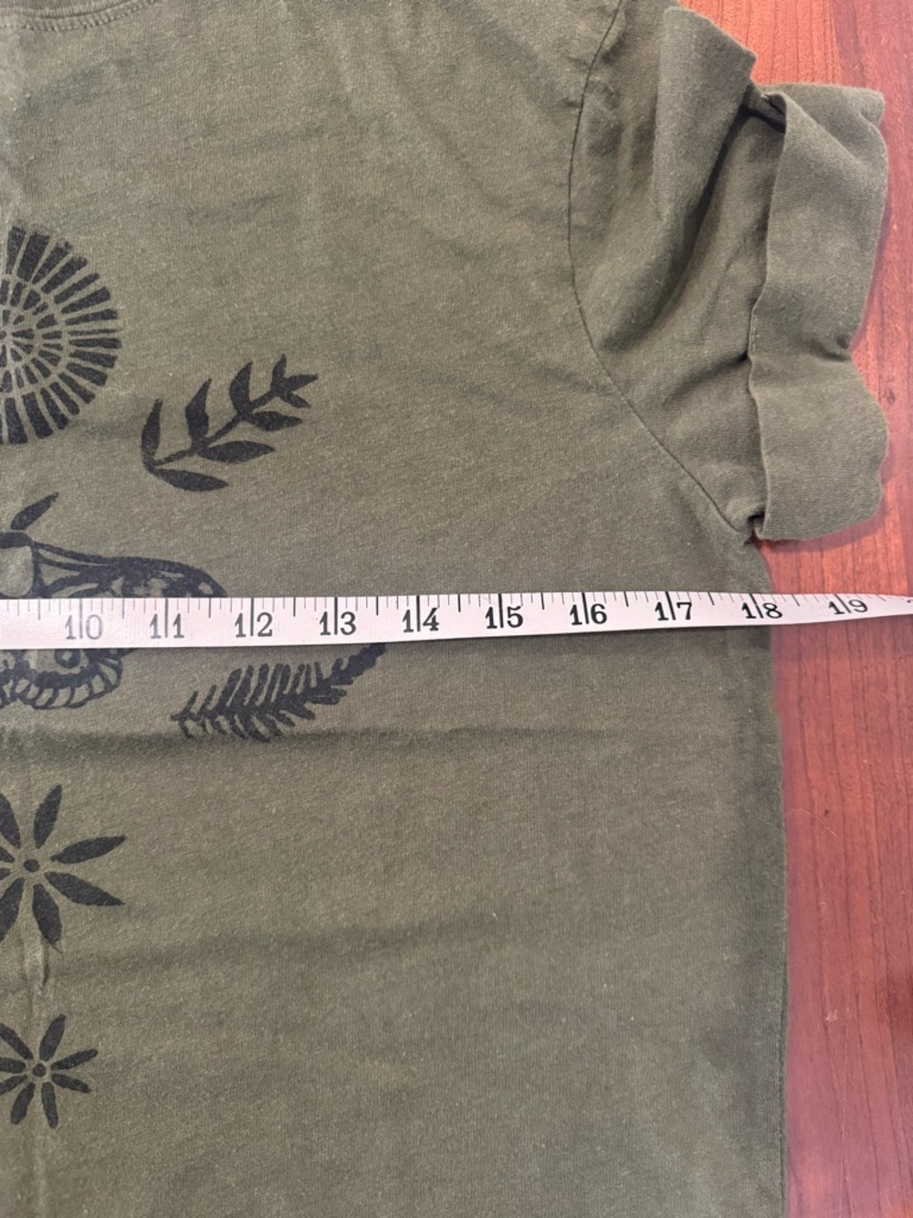 Hand Printed a new day Olive Green Short Sleeve Tee with Black Moth 🍃 Size S - Picture 5 of 6